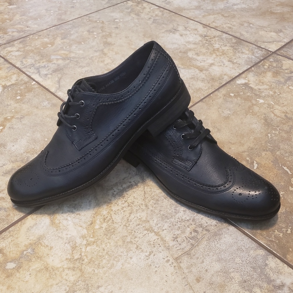 NWOT John Varvatos Wing-Tip Oxford